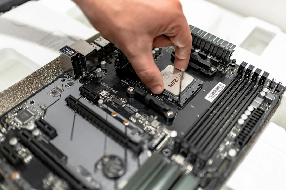 Installation d'un support écran VESA avec réglage ergonomique de la hauteur